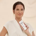 ESTHEDERM Photo Reverse fényvédő hiperpigmentált bőrre SPF50+ közepes bézs 50ml