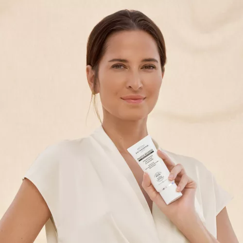 ESTHEDERM Photo Reverse fényvédő hiperpigmentált bőrre SPF50+ közepes bézs 50ml