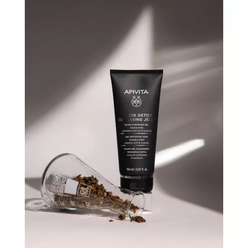 Apivita Black Detox arc- és szemkörnyéktisztító 150ml